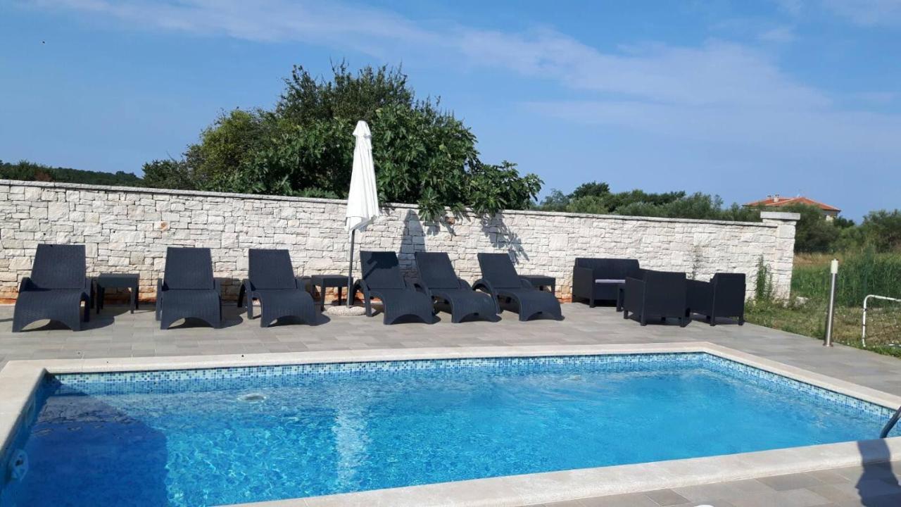 Apartments & Rooms Villa Adamovic Умаг Стая снимка